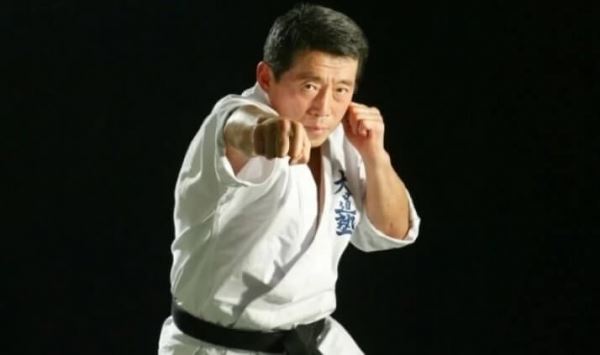 9 Абсолютный чемпионат Японии по киокусинкай. Звёздный час Такаси Адзумы