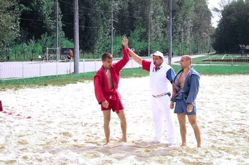 
<p>                                В Тамбове состоялся Межрегиональный турнир по пляжному самбо среди мужчин</p>
<p>                        